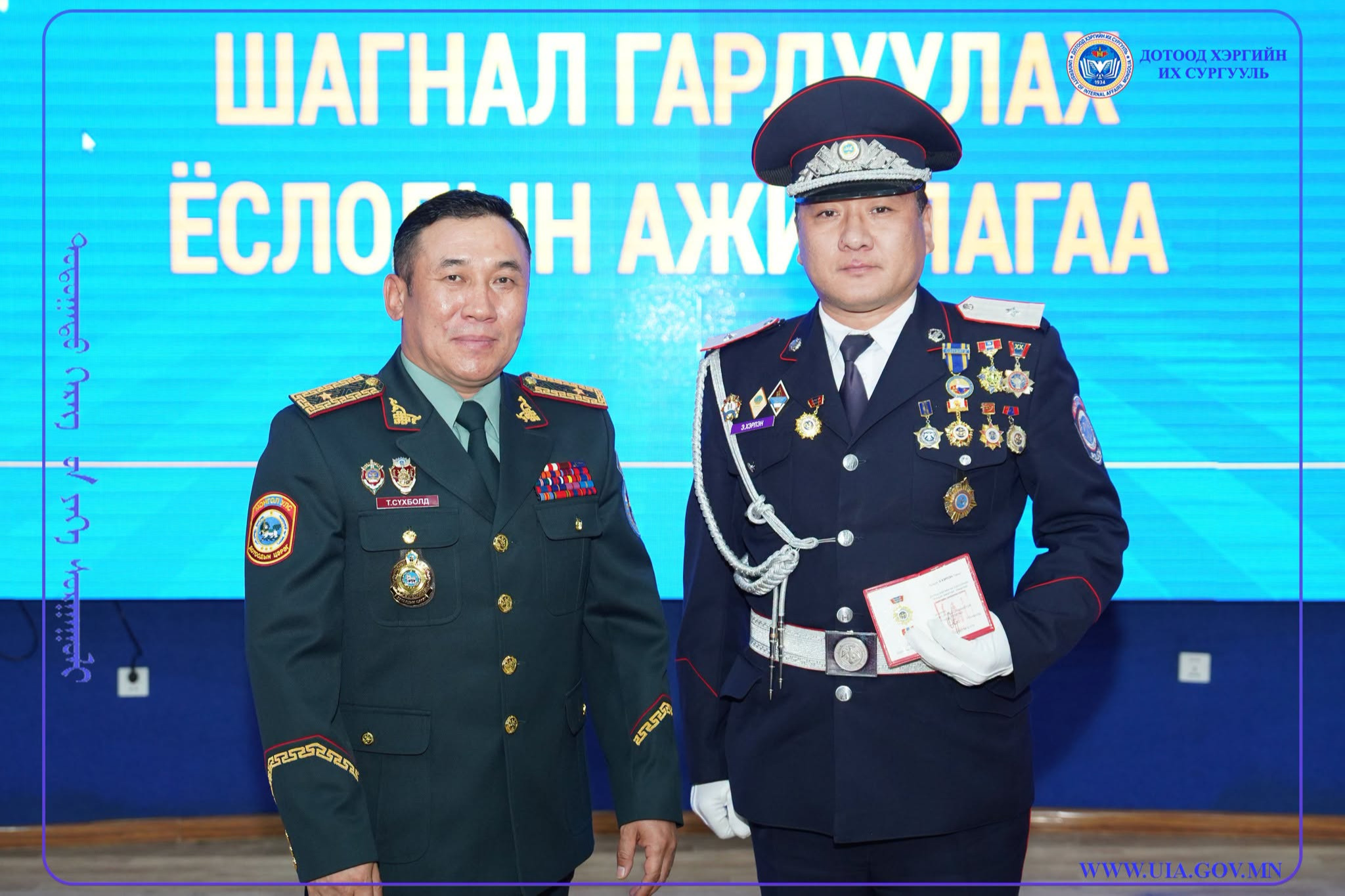 ЭРХЭЛСЭН АЖИЛДАА АМЖИЛТ ГАРГАСАН БАГШ, АЛБАН ХААГЧДАД ШАГНАЛ ГАРДУУЛЛАА